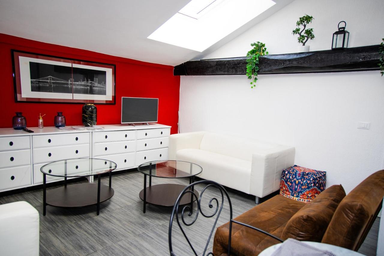 Appartement Hosting Dreams Attics - Duomo à Milan Extérieur photo