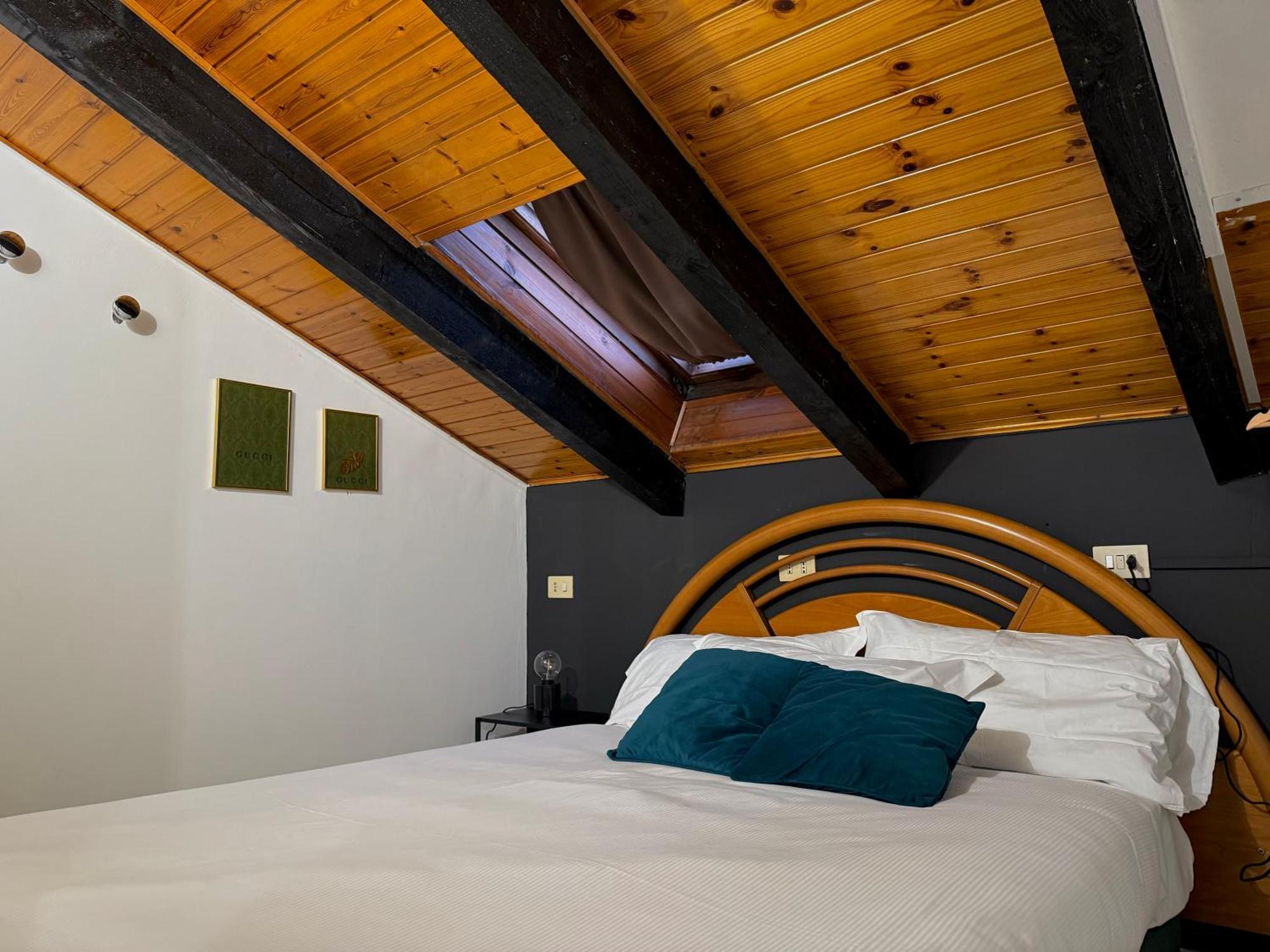 Appartement Hosting Dreams Attics - Duomo à Milan Extérieur photo
